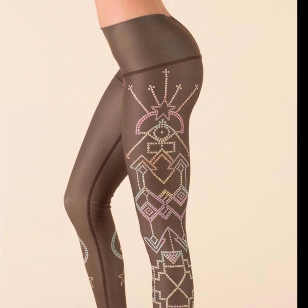 Teeki seven crowns hot pants